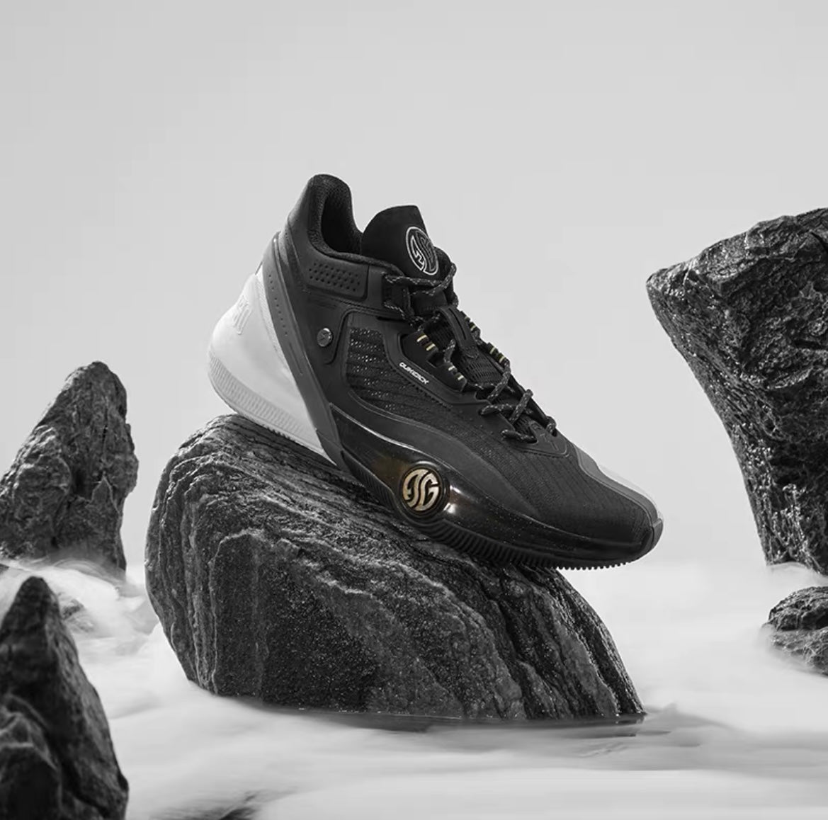 361 Degrees AG3 Basketball Sneakers - Obsidian