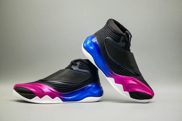 A "Dark Night Storm" for Klay Thompson