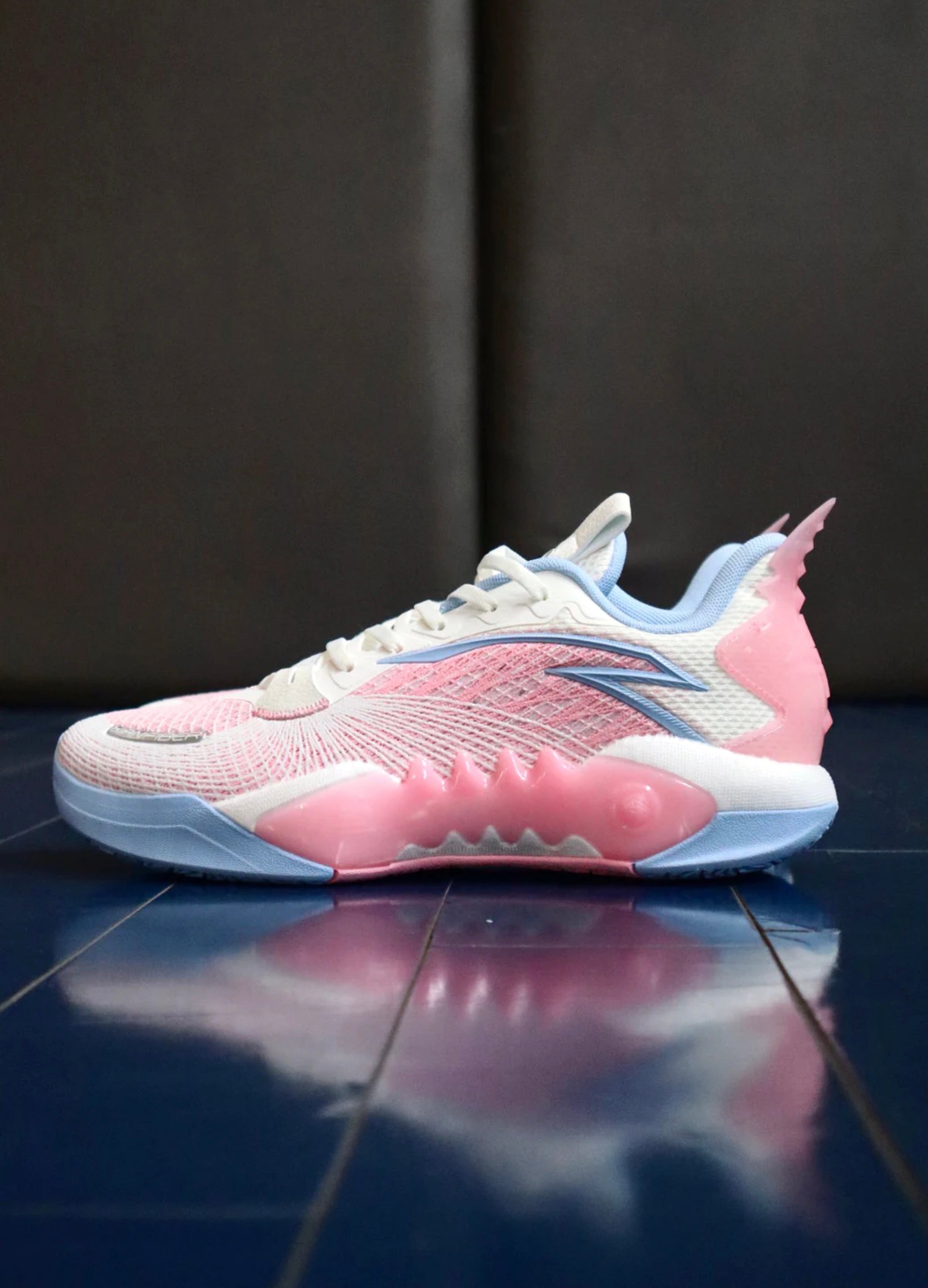 Kyrie Irving x Anta Shock Wave 5 TD V2 - White/Pink