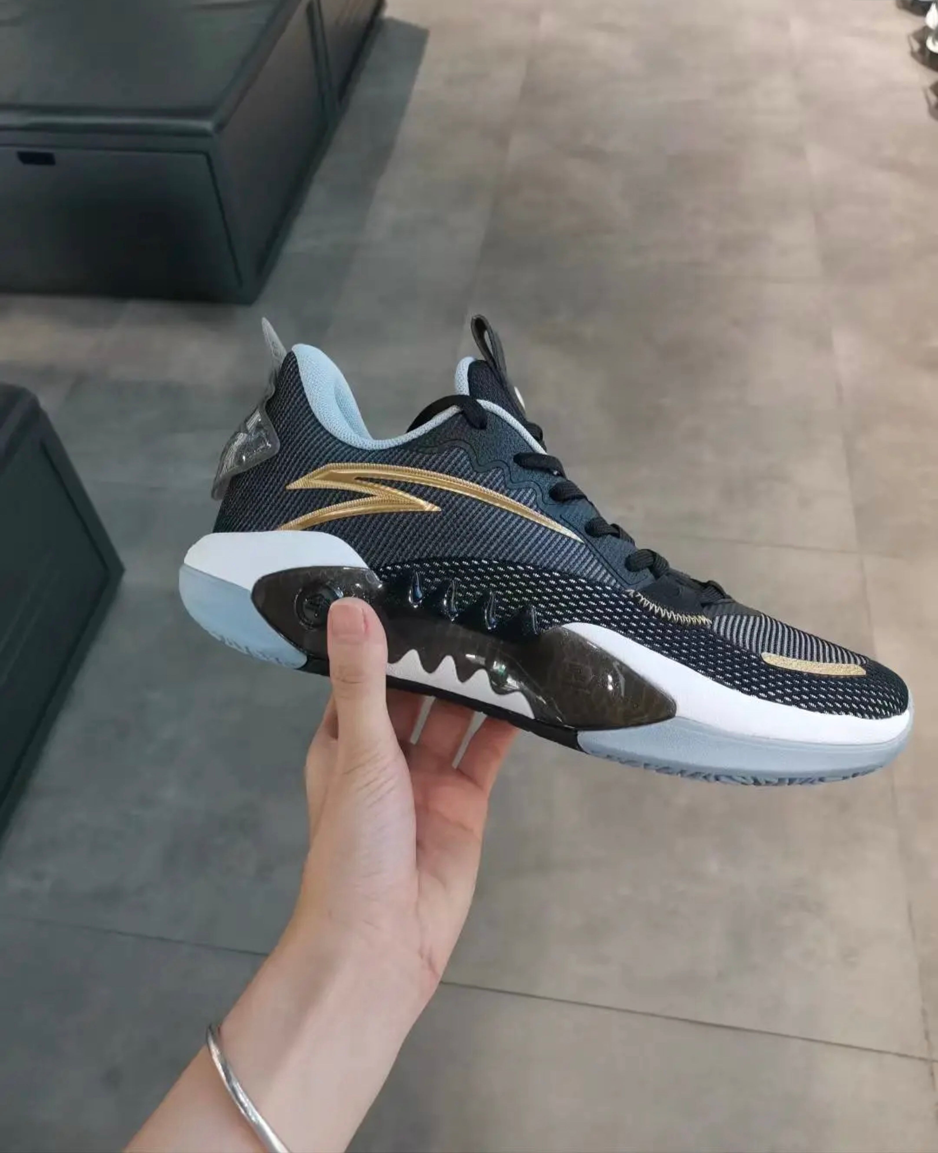 Kyrie irving black and gold cheap shoes