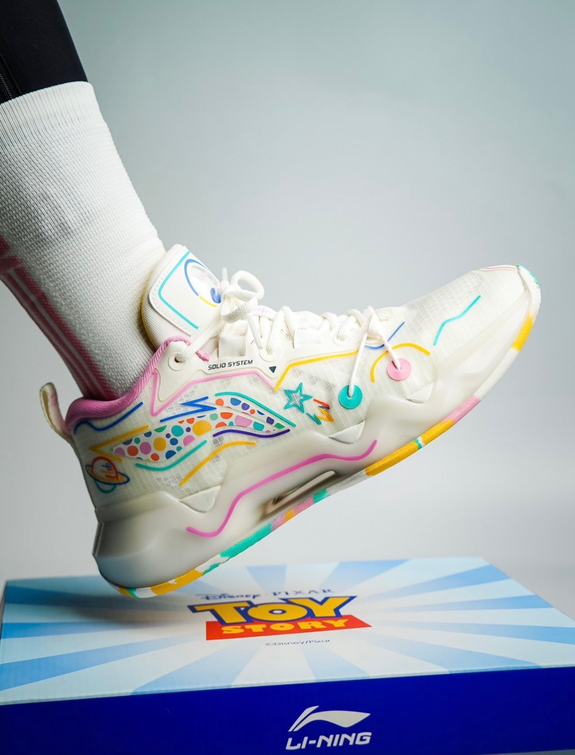 Disney x Li-Ning Liren 2 - White/Pink