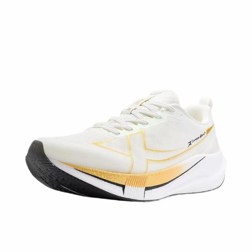 （Women & Men）Xtep 2000km 5.0 Running Shoes - White/Gold