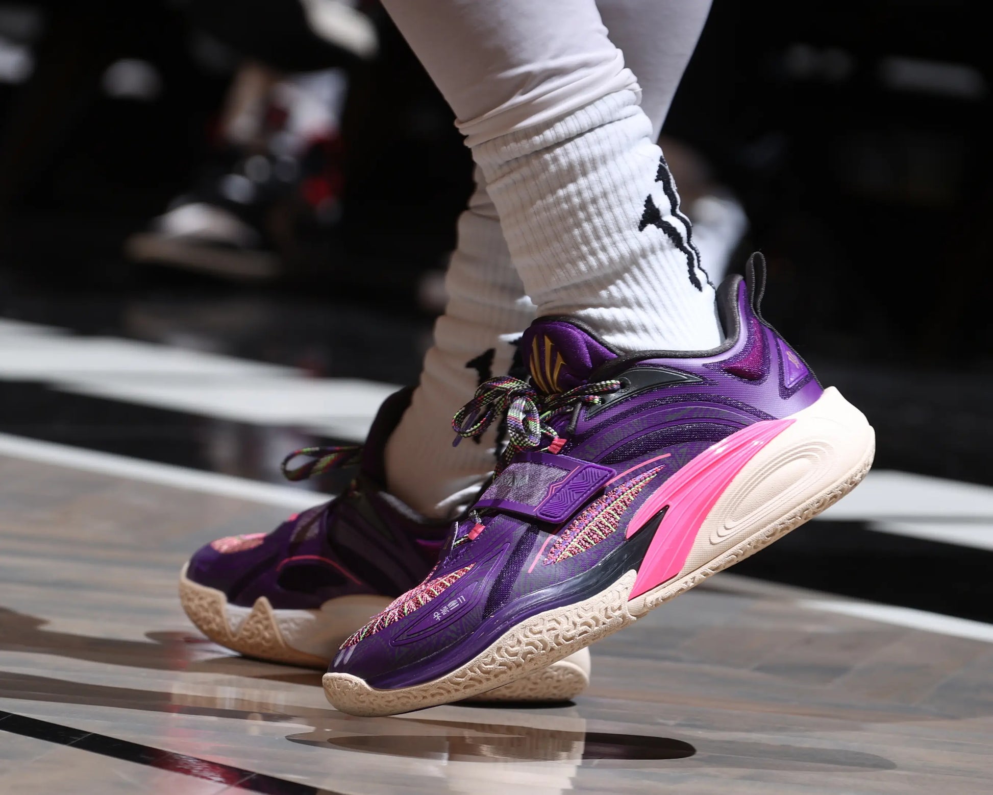 Kyrie irving hot sale 1 shoes price